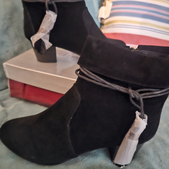Breckelles Black Ankle Booties with Tassel Accent - Picture 2 of 10